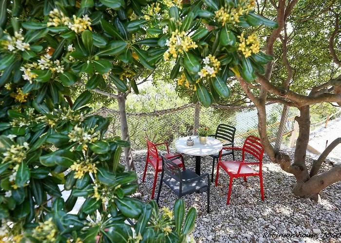 Robinson House Jogo בית הארחה